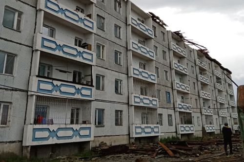 Ойталаарын сүмелеп турар