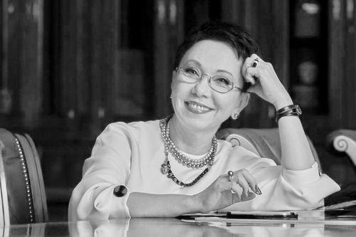 В. ХОВАЛЫГ: "ЭГЛИП КЕЛБЕС УЛУГ ЧИДИРИГ-ДИР"