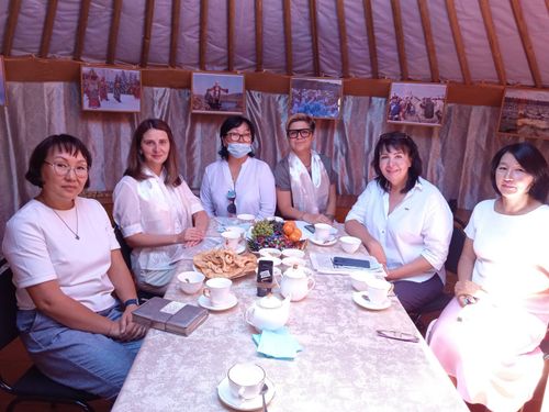 РИС ДАЛГАНЫНДАН КЫЛГАН СААЗЫНДА БИЖИКТЕР