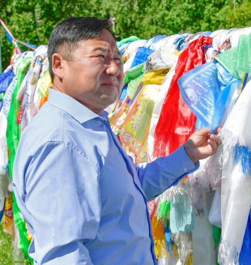 САРЫГ ШАЖЫН ЧҮДҮКЧҮЛЕРИНГЕ ОНЗАГАЙ ХҮН