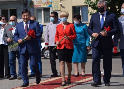 БУЯН-БАДЫРГЫНЫҢ ТУРАСКААЛЫНГА...