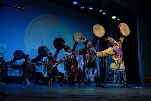 ТАР-ның 100 чылынга тураскааткан байырлыг концерттерин онлайн хевирге көрүп болур