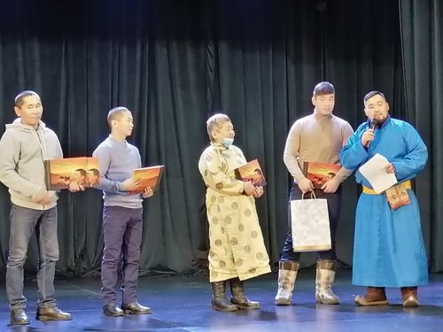 АКААЛАРНЫҢ ЫРААЖЫ ОГЛУ