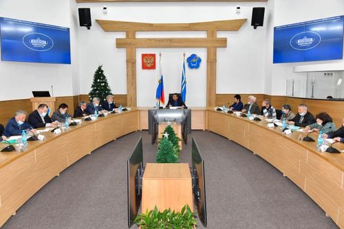 АЪТТЫҢ ЧҮГҮРҮҮ, АЖЫЛДЫҢ ХЫНАМЧАЛЫЫ