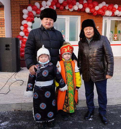 Чаа чыл бүдүүзүнде Тываның Баштыңы Владислав Ховалыг Улуг-Хем кожуунга четкен