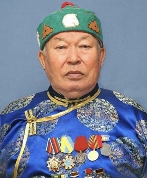 Февраль 12-де Монгуш Кенин-Лопсан-биле чарлыышкынның езулалы болуп эртер