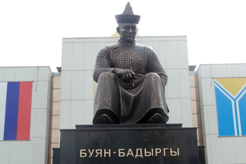 Тураскаалдар болгаш төөгүлүг черлер хүнү