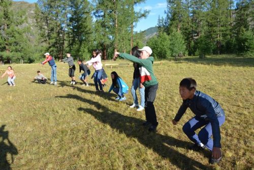 Деткимче бээри-биле билдириишкинни хүлээп эгелээн