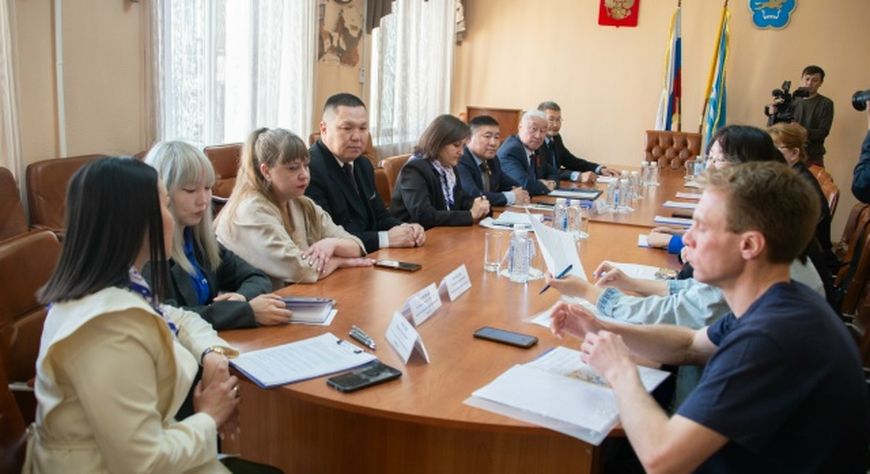 Баш удур бадылаашкынның киржикчилерин таныштырган