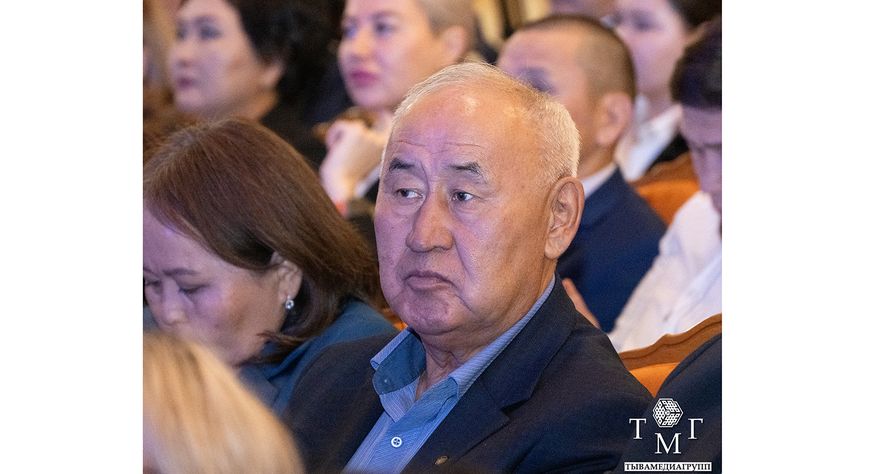 Тываның Баштыңының албан-дужаалын хүлээнген байырлыг ёзулал соонда бодалдар