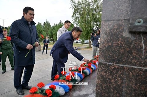 82 чыл бурунгаар эки турачыларны аъткарган