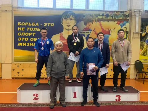 Хостуг хүрештиң чемпионнары